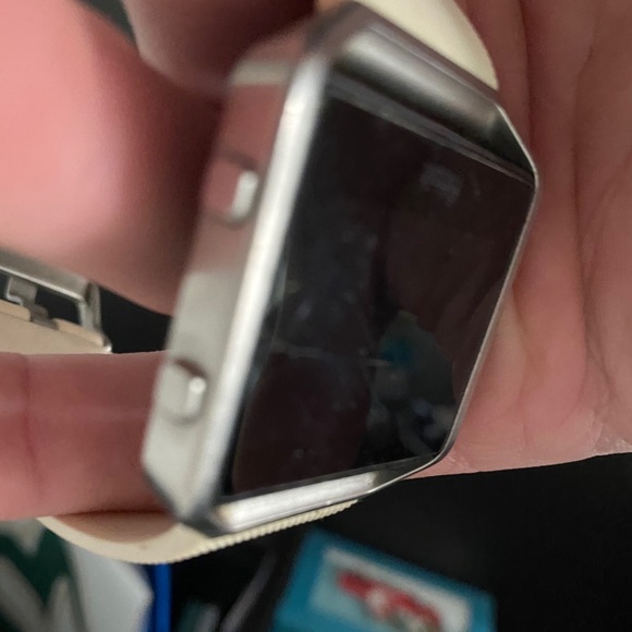 Fitbit watch - Picture 3 of 4